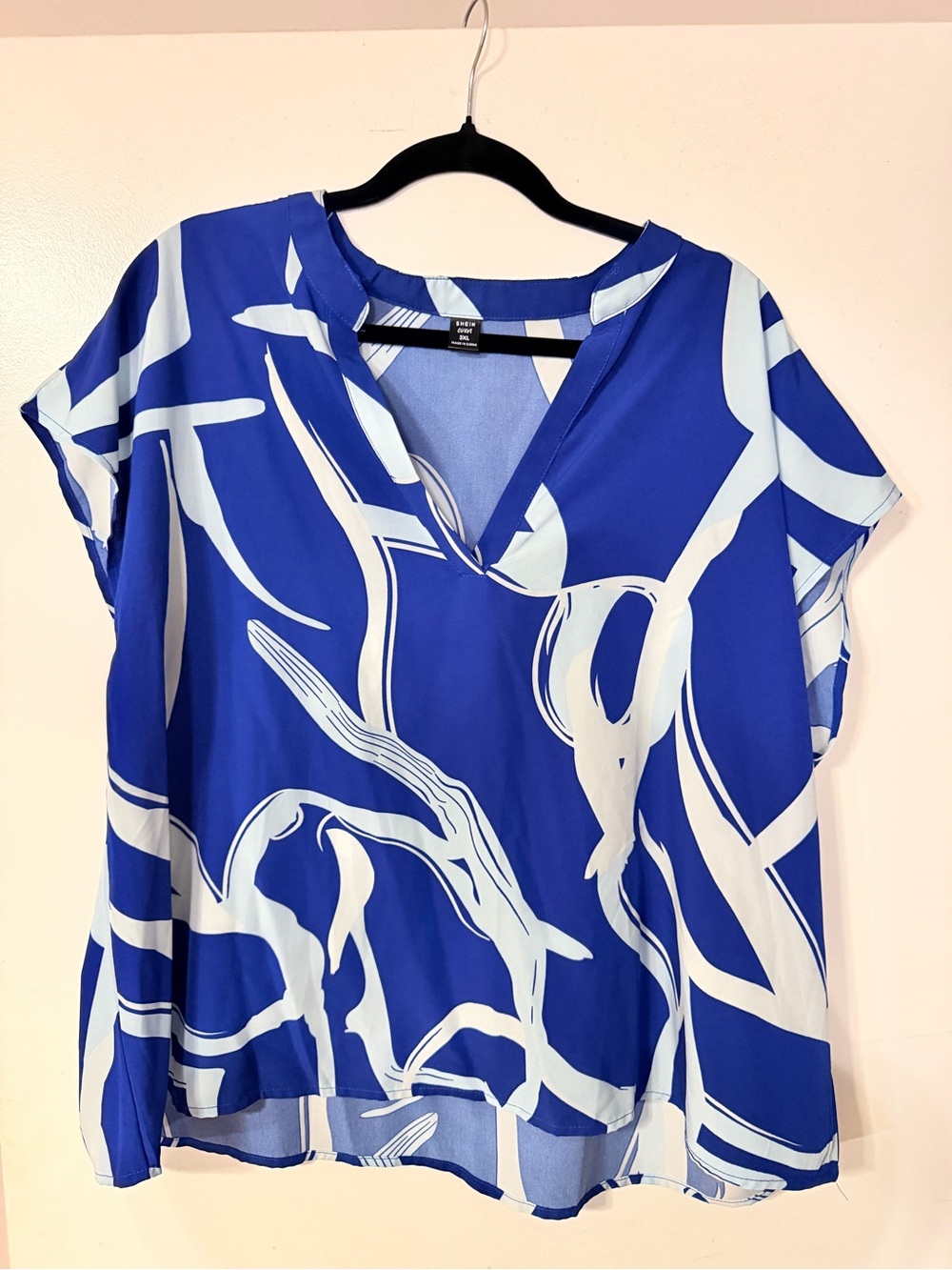 SHEIN Blue & Cream Abstract V-Neck Blouse